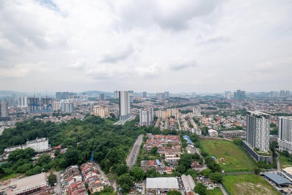 Millerz Square By Feel Free Bus To Mid Valley Kl Sentral Pangsapuri Kuala Lumpur