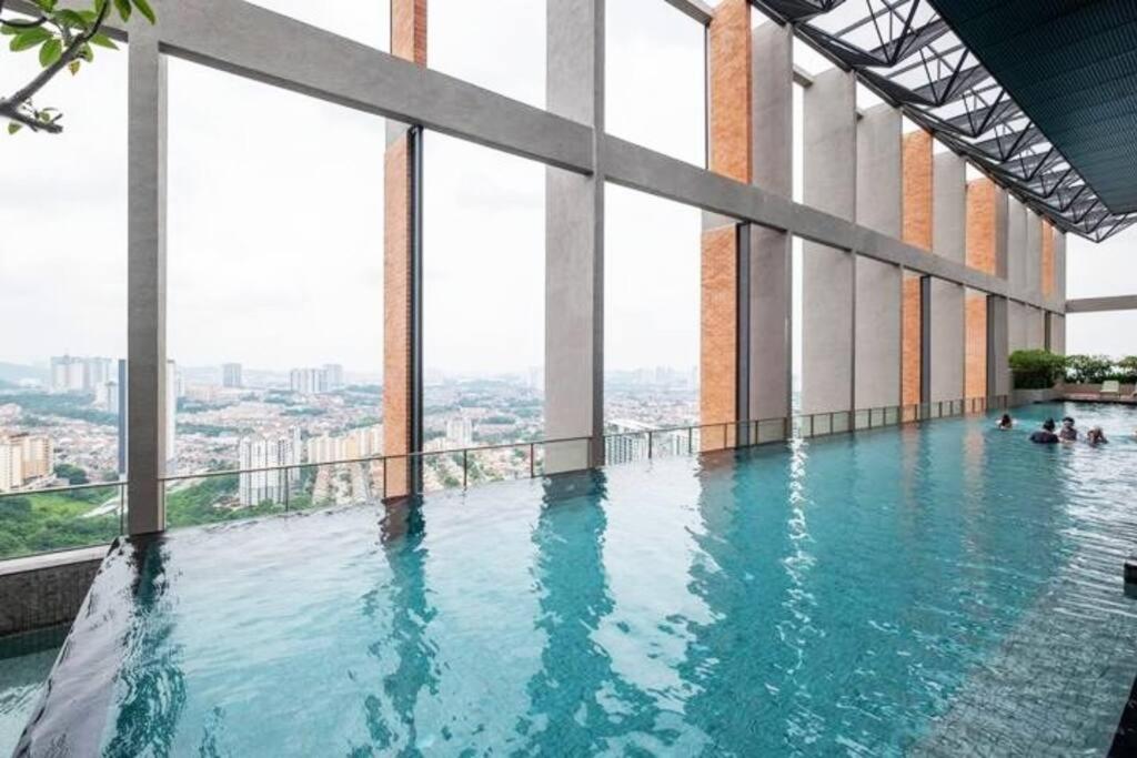 Pangsapuri Millerz Square By Feel Free Bus To Mid Valley Kl Sentral